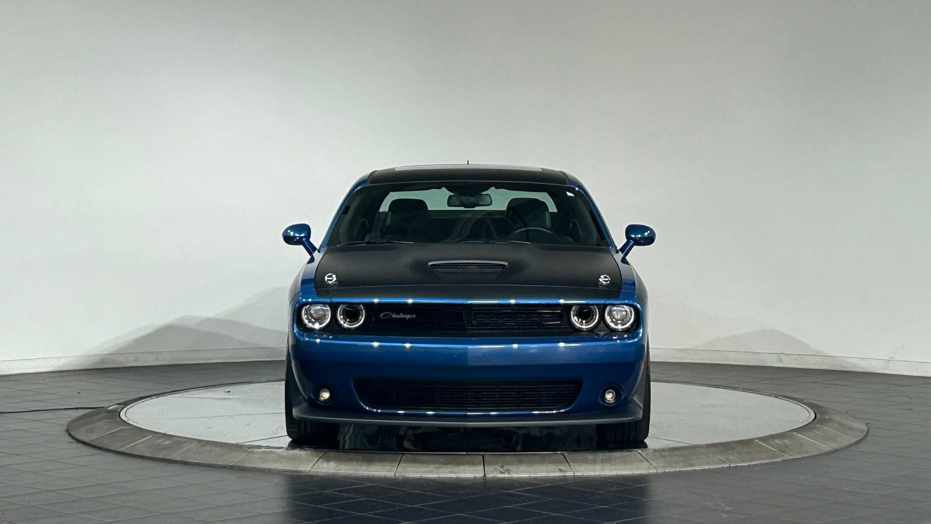 Used 2023 Dodge Challenger R/T w/ T/A Package RWD image 3
