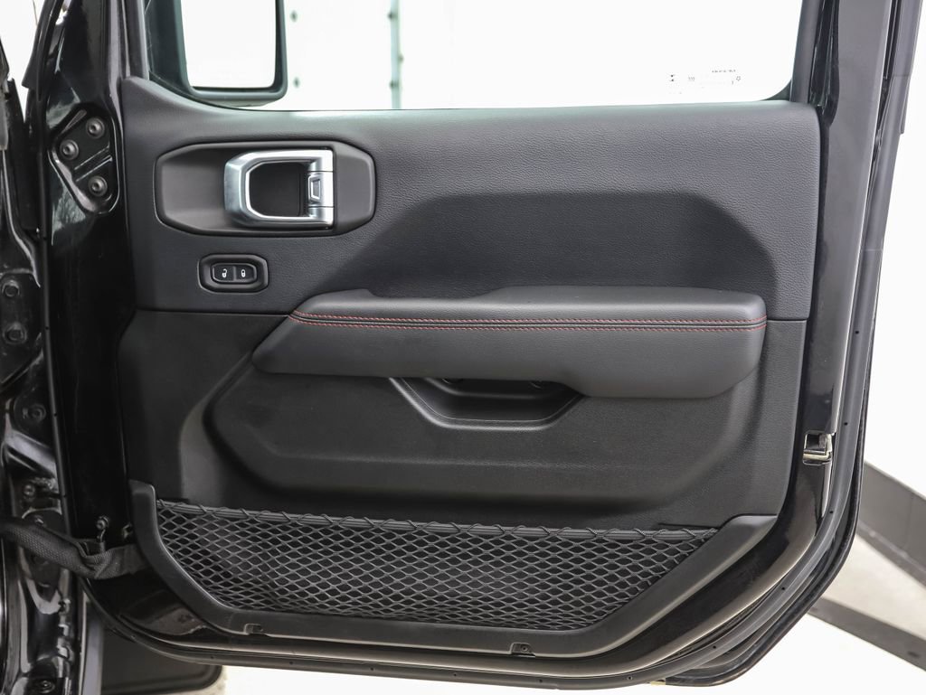 Used 2018 Jeep Wrangler Unlimited Rubicon w/ Dual Top Group image 28