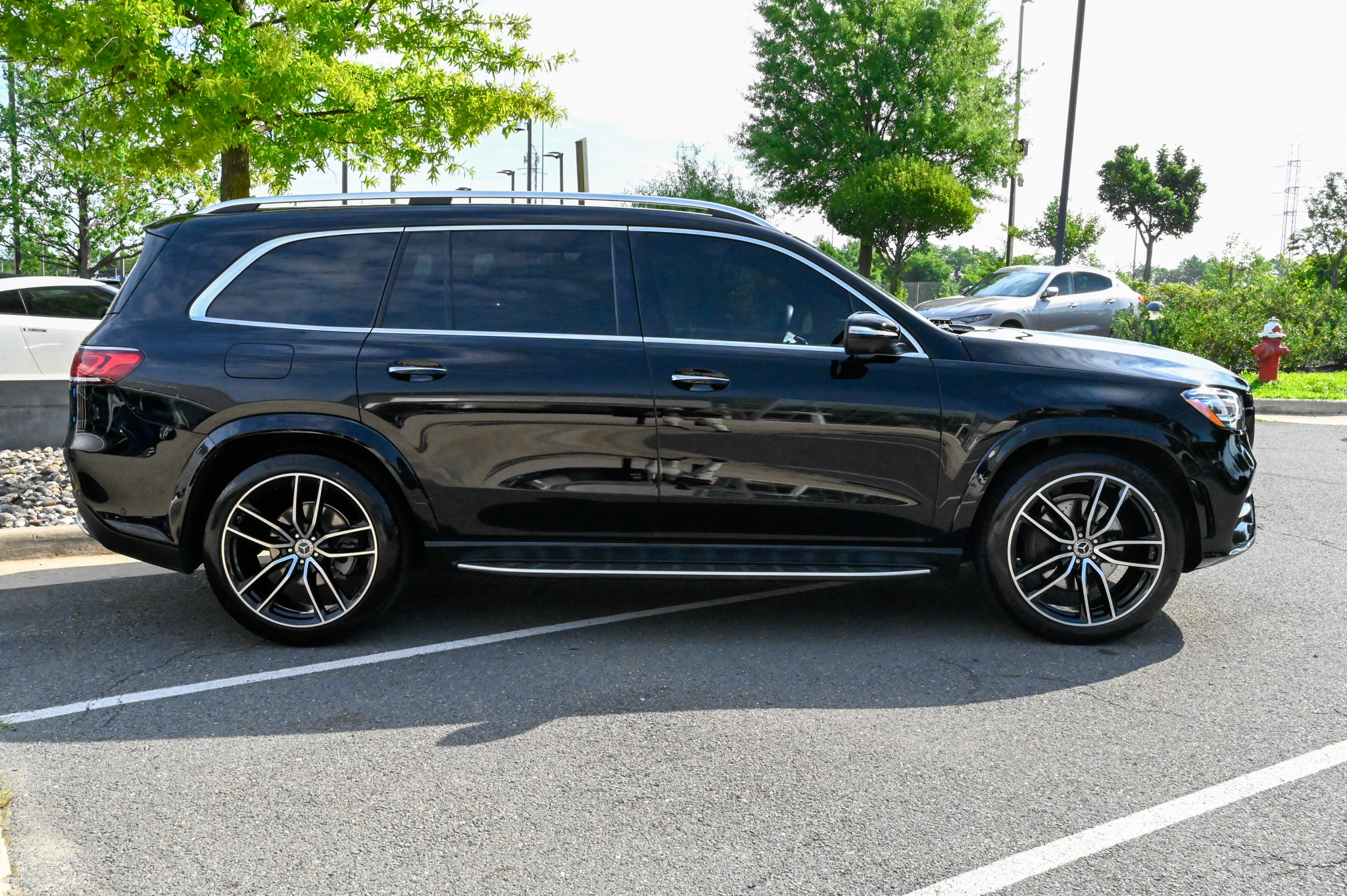 Used 2021 Mercedes-Benz GLS 580 4MATIC image 4