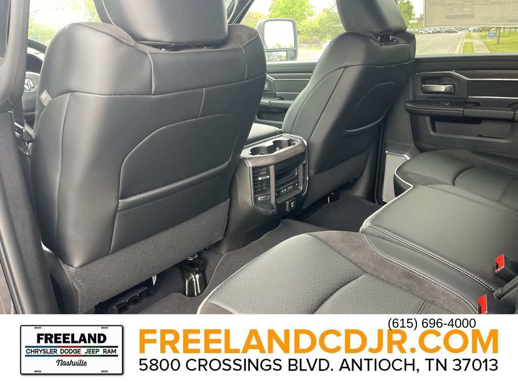 New 2026 RAM 2500 Laramie AWD/4WD image 18