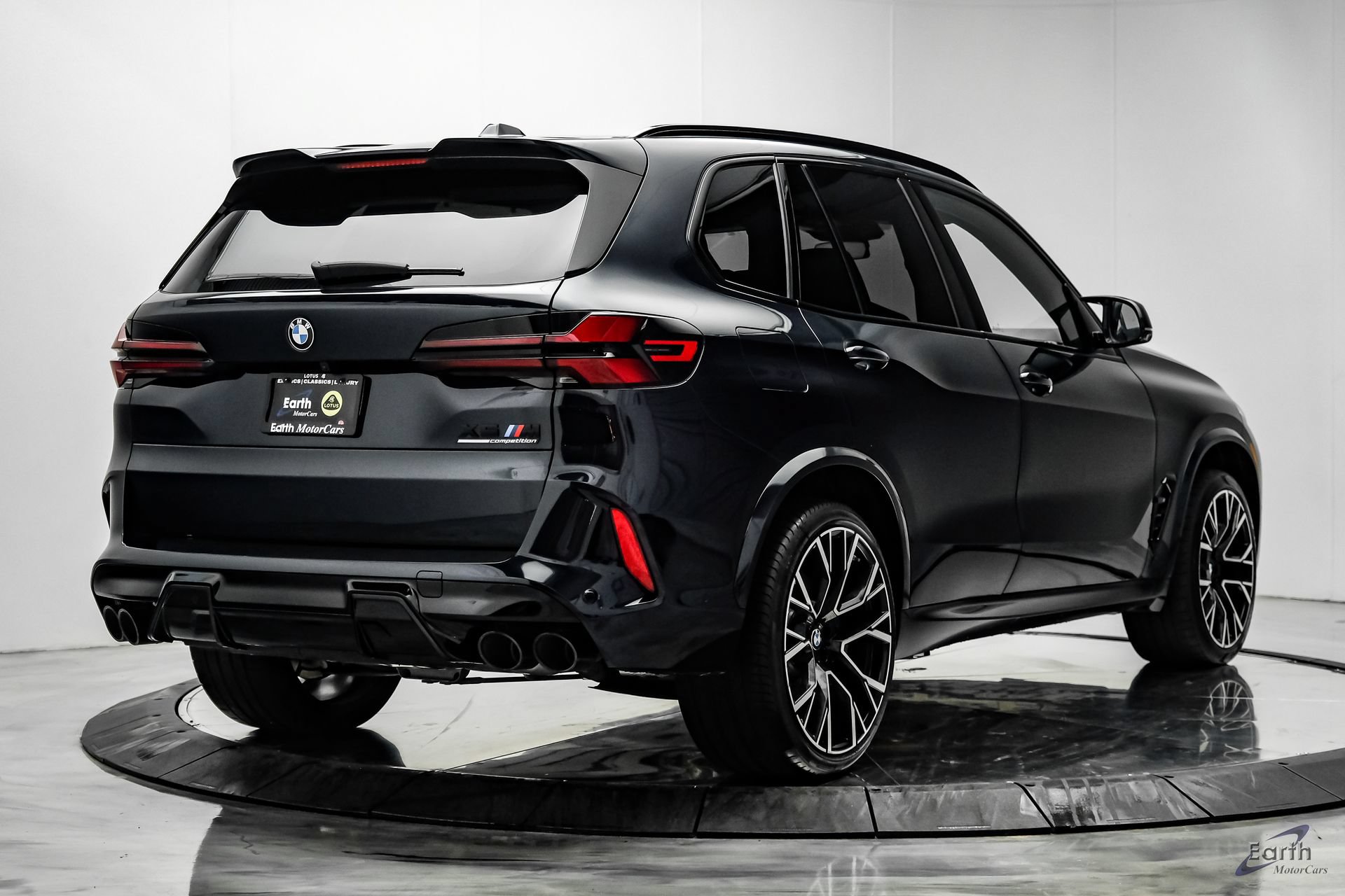 Used 2025 BMW X5 M Competition w/ Executive Package AWD/4WD image 17