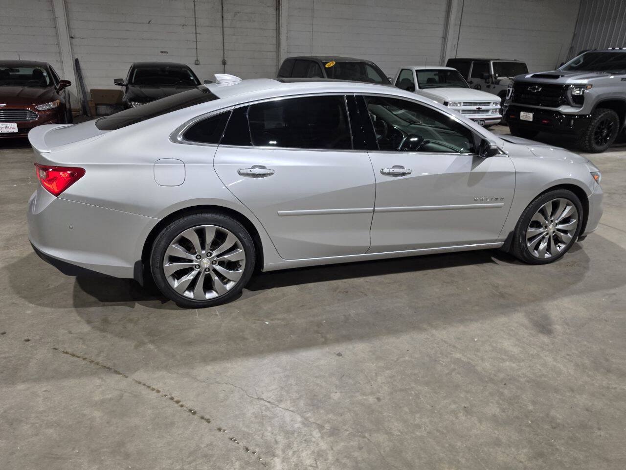 Used 2017 Chevrolet Malibu Premier w/ Premier Sun and Wheel Package FWD image 13