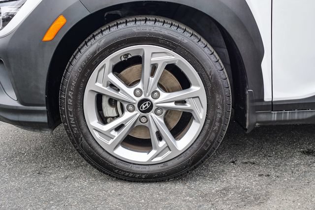 Certified 2022 Hyundai Kona SEL AWD/4WD image 10