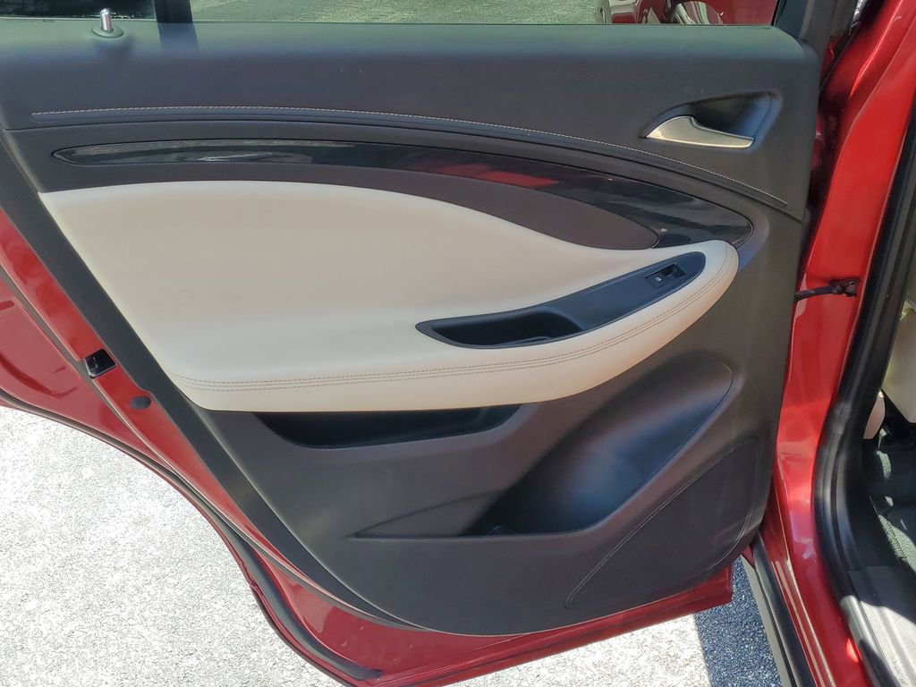 Used 2017 Buick Envision Essence image 9