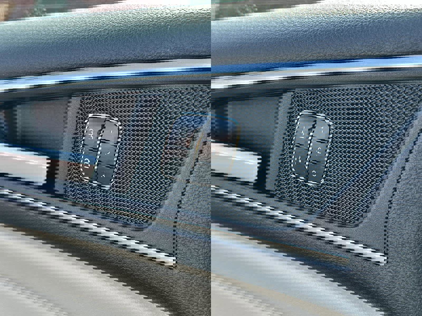 Used 2016 Ford Edge Titanium w/ Technology Package image 30