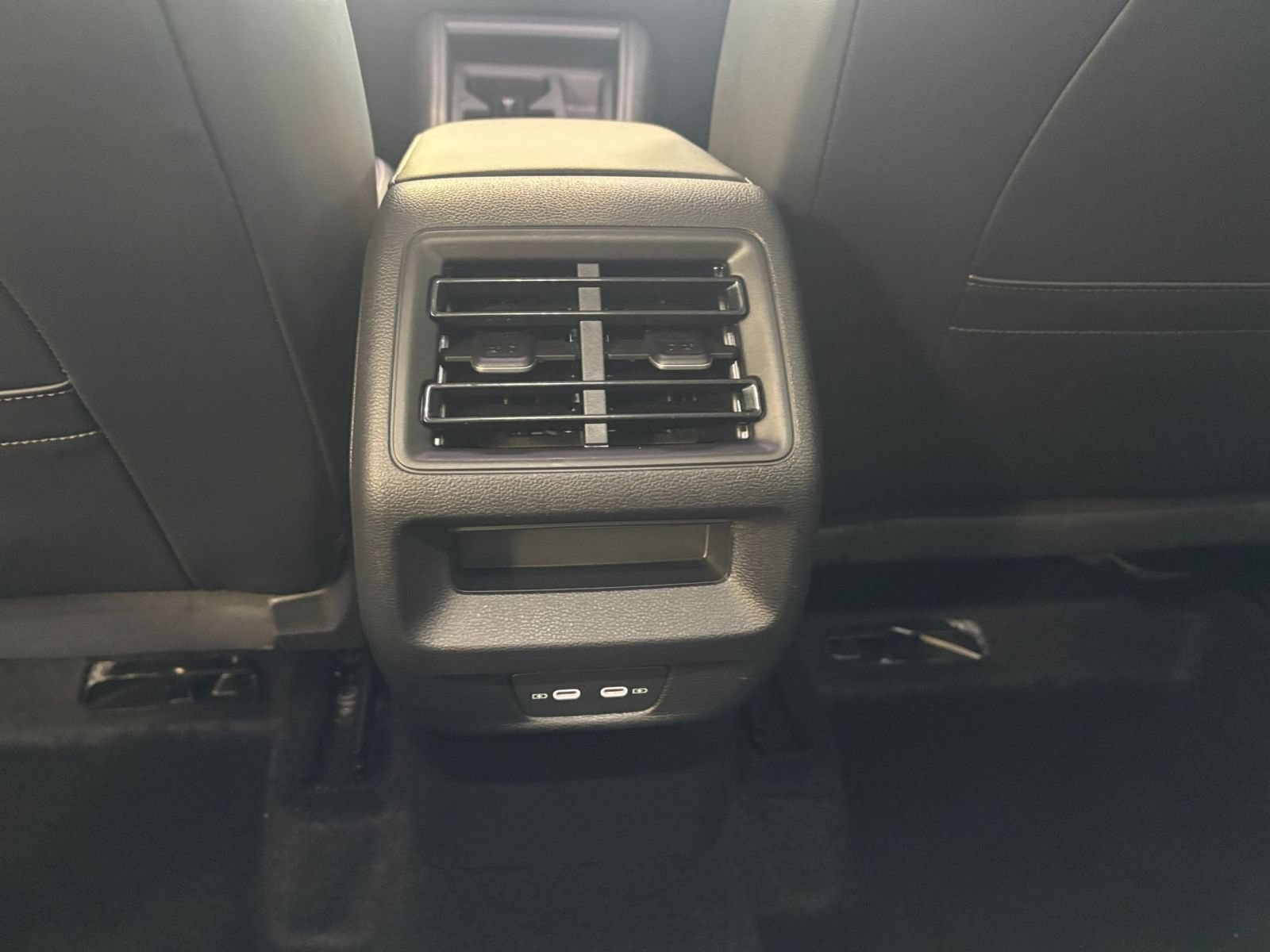 Used 2026 Volkswagen Tiguan SE AWD/4WD image 25
