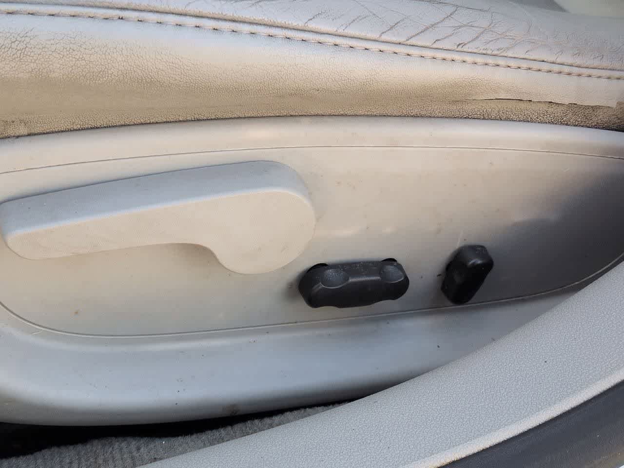 Used 2013 Chevrolet Impala LTZ FWD image 17
