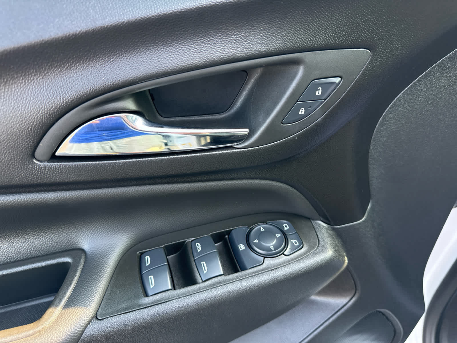 Certified 2024 Chevrolet Equinox LT FWD image 10