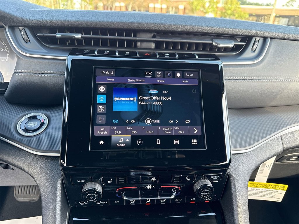 New 2025 Jeep Grand Cherokee Laredo X w/ Luxury Tech Group I image 24