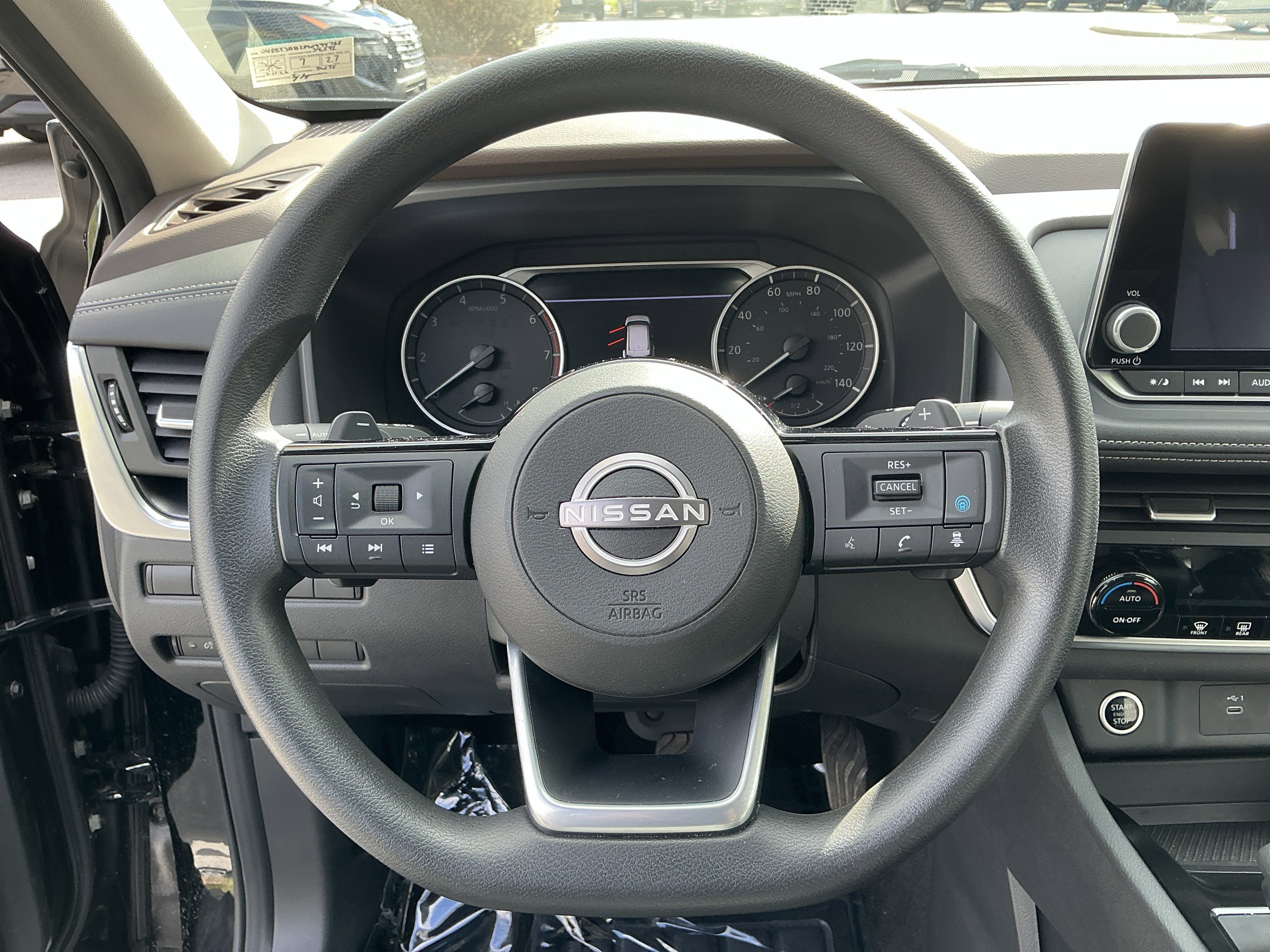 Used 2023 Nissan Rogue SV AWD/4WD image 13