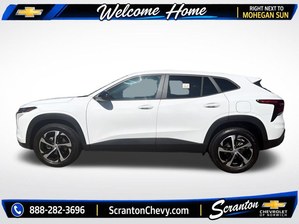 Used 2026 Chevrolet Trax RS w/ Driver Confidence Package FWD image 2