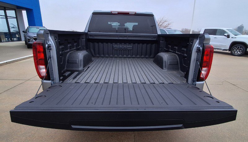 New 2026 GMC Sierra 1500 SLE image 9