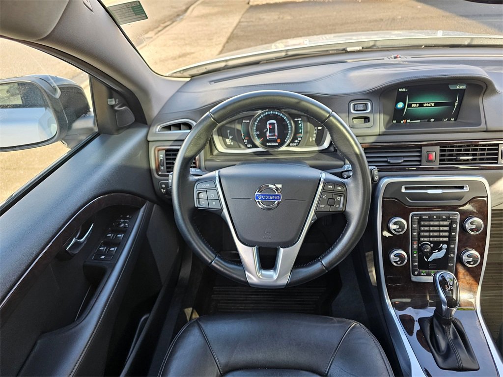 Used 2016 Volvo XC70 T5 Premier w/ Proximity Package image 13