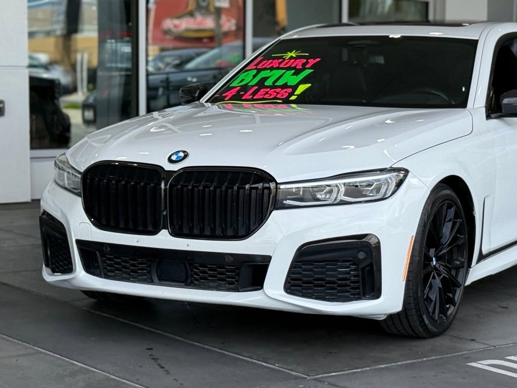 Used 2022 BMW 740i w/ M Sport Package image 3
