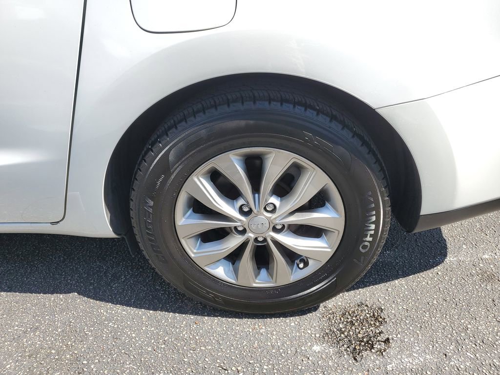 Used 2020 Kia Sedona LX FWD image 11