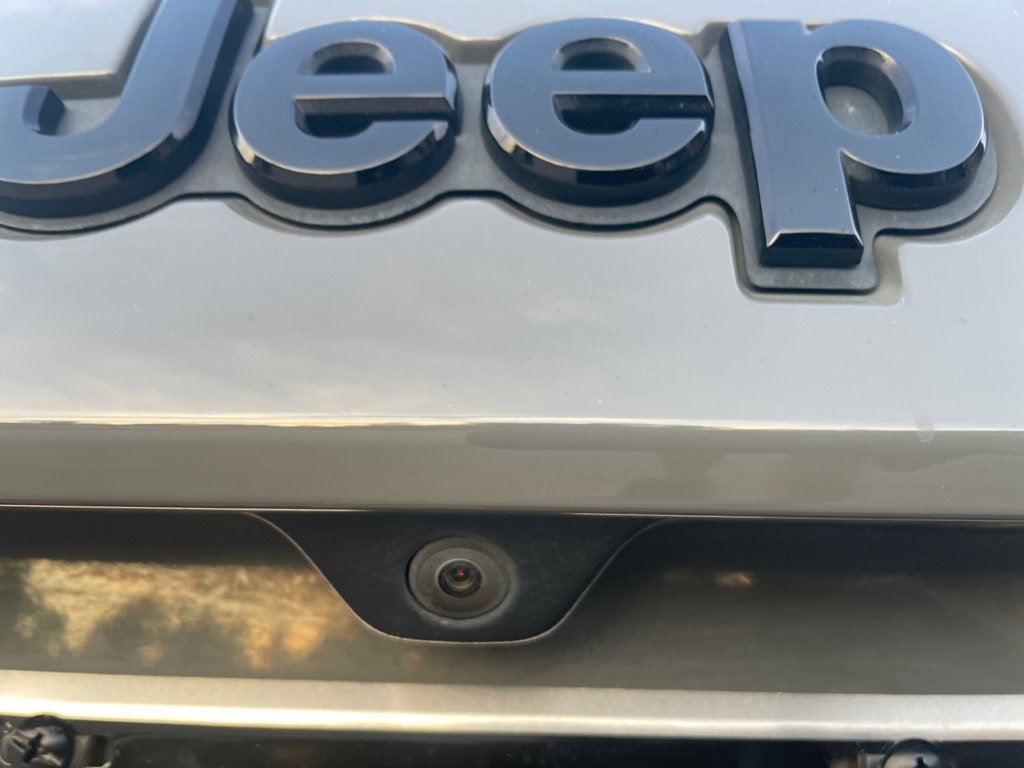 Used 2020 Jeep Grand Cherokee Altitude image 7