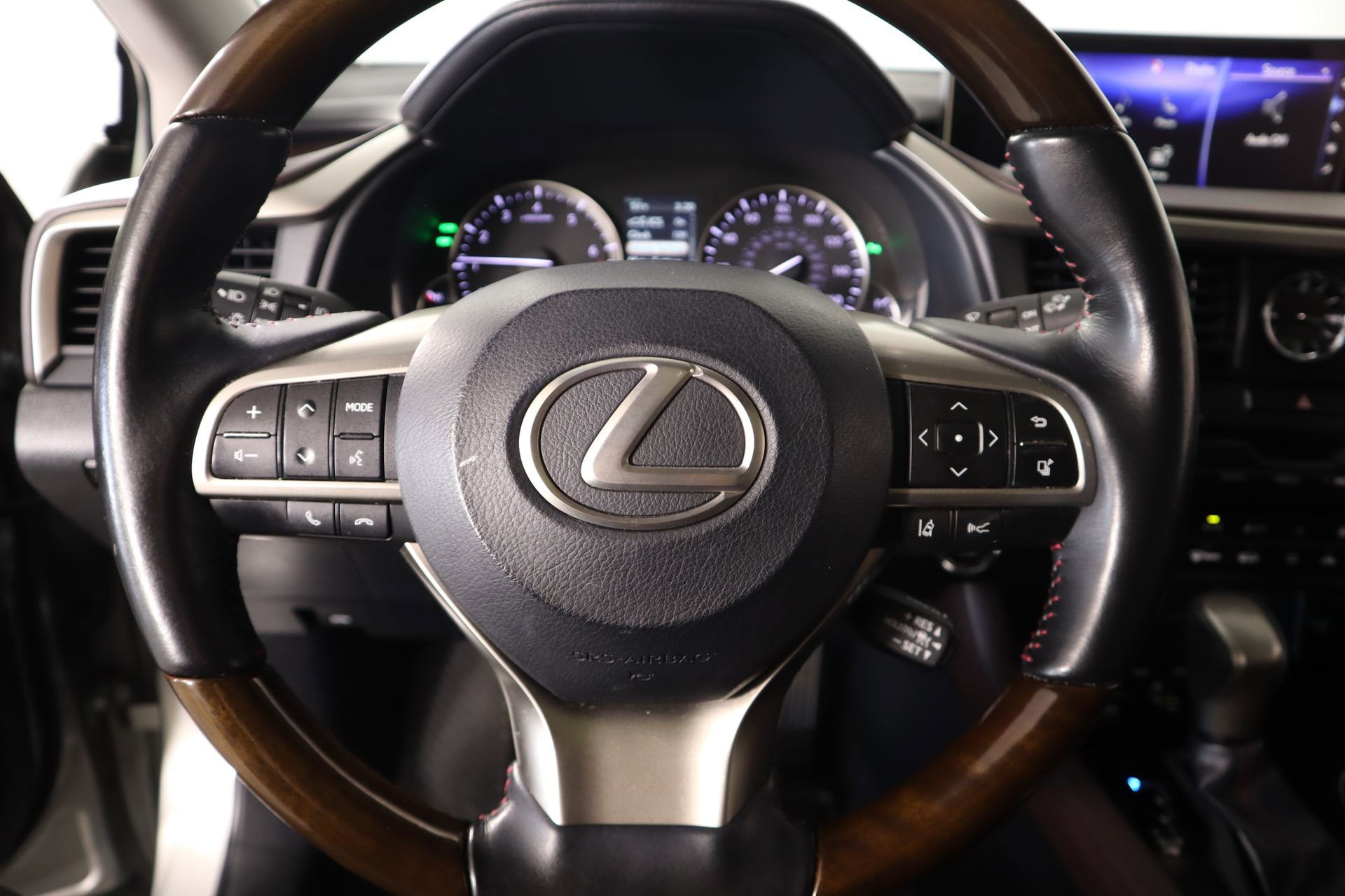 Used 2019 Lexus RX 350L FWD image 3