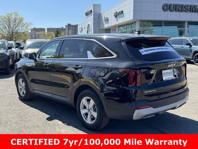 Used 2024 Kia Sorento LX image 4
