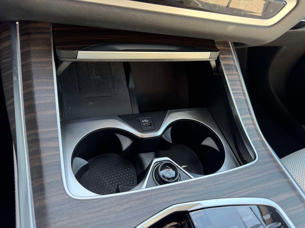 Certified 2024 BMW X7 xDrive40i w/ Premium Package image 15