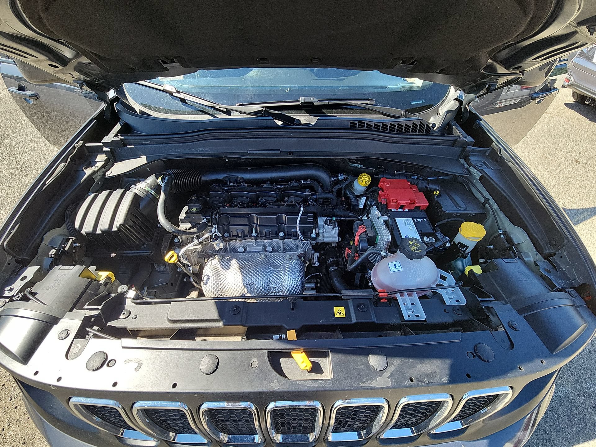 Used 2021 Jeep Renegade Latitude FWD image 17