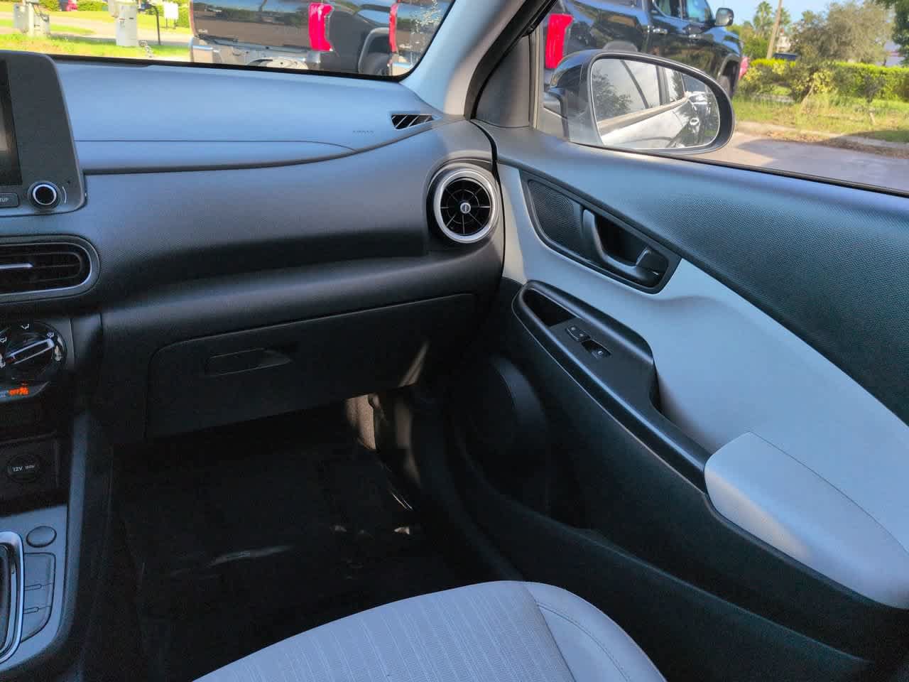 Used 2022 Hyundai Kona SEL FWD image 16
