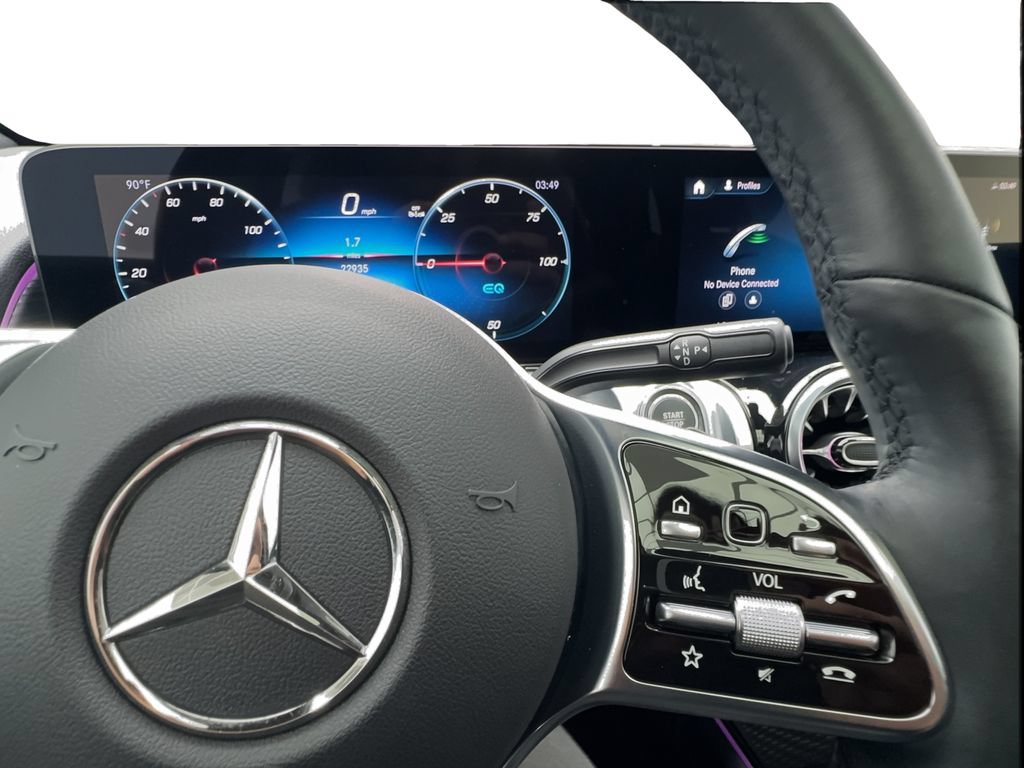 Used 2023 Mercedes-Benz EQB 300 4MATIC image 39