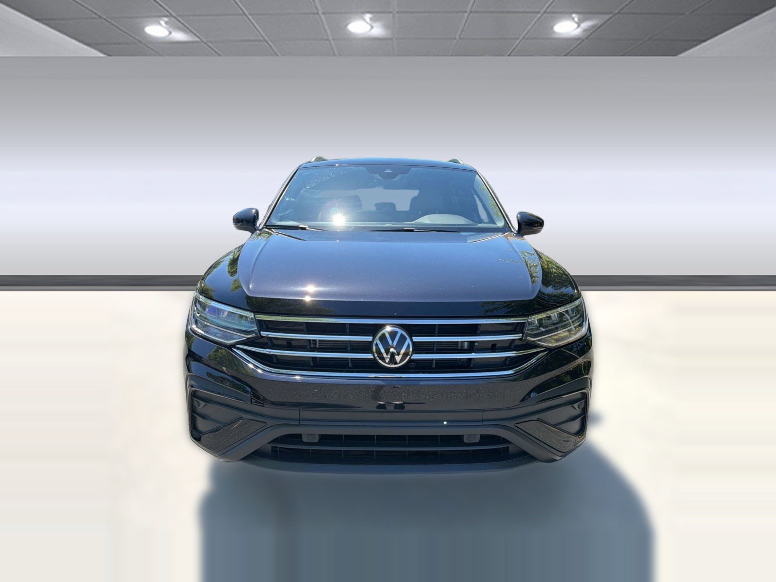 Used 2023 Volkswagen Tiguan SE FWD image 6