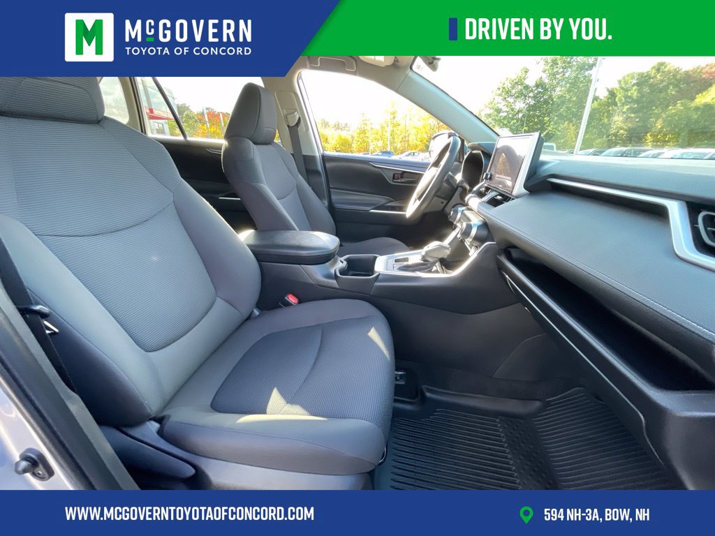Used 2023 Toyota RAV4 LE AWD/4WD image 24