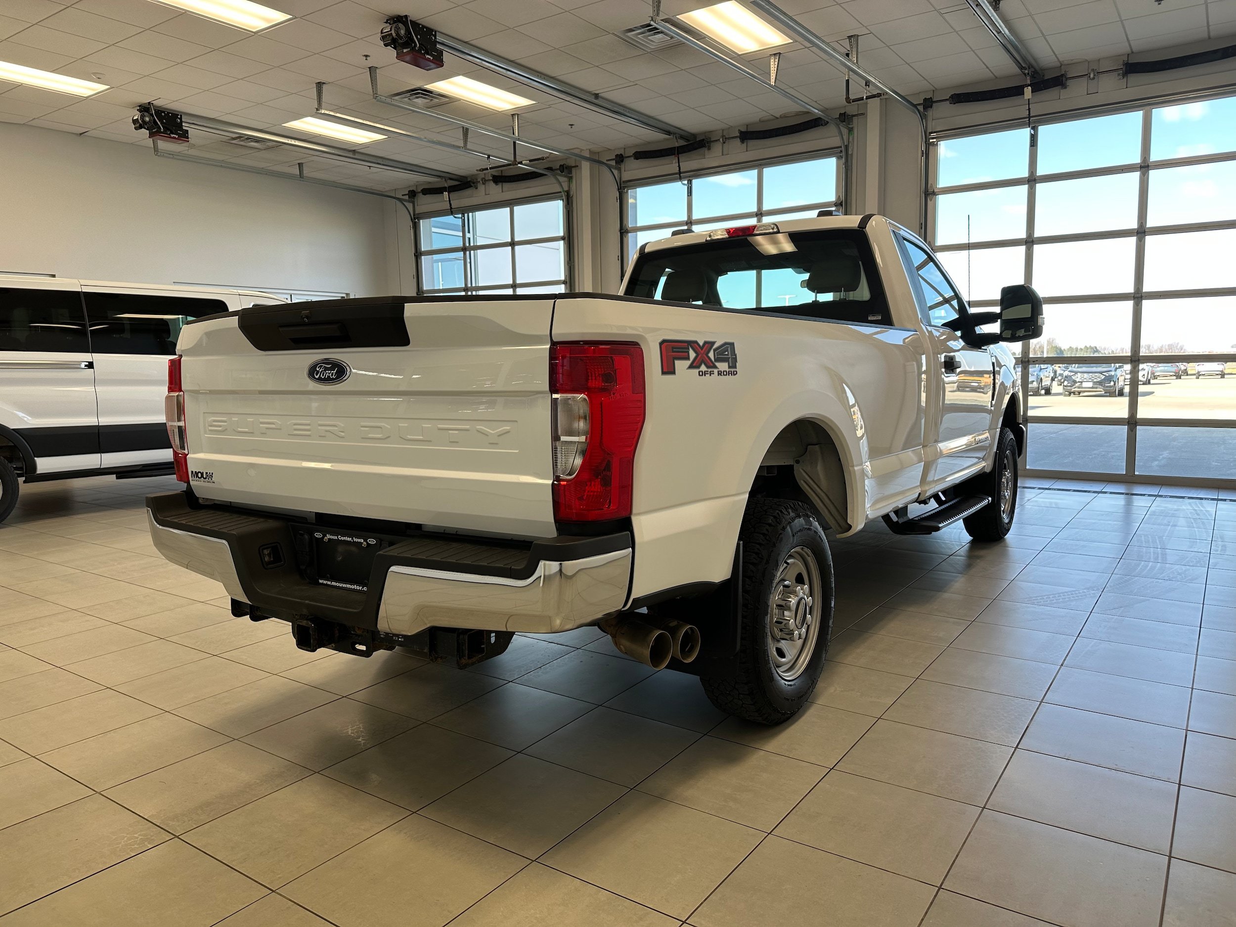 Used 2022 Ford F250 XL w/ Power Equipment Group AWD/4WD image 5