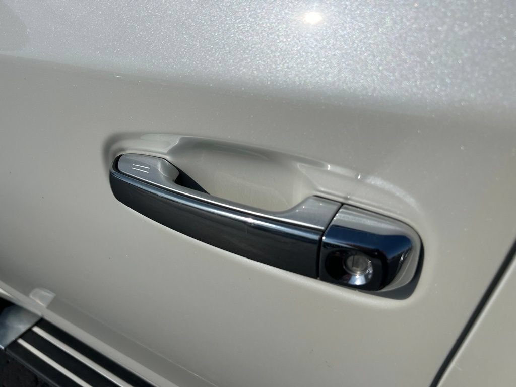 Used 2018 Toyota 4Runner Limited AWD/4WD image 12