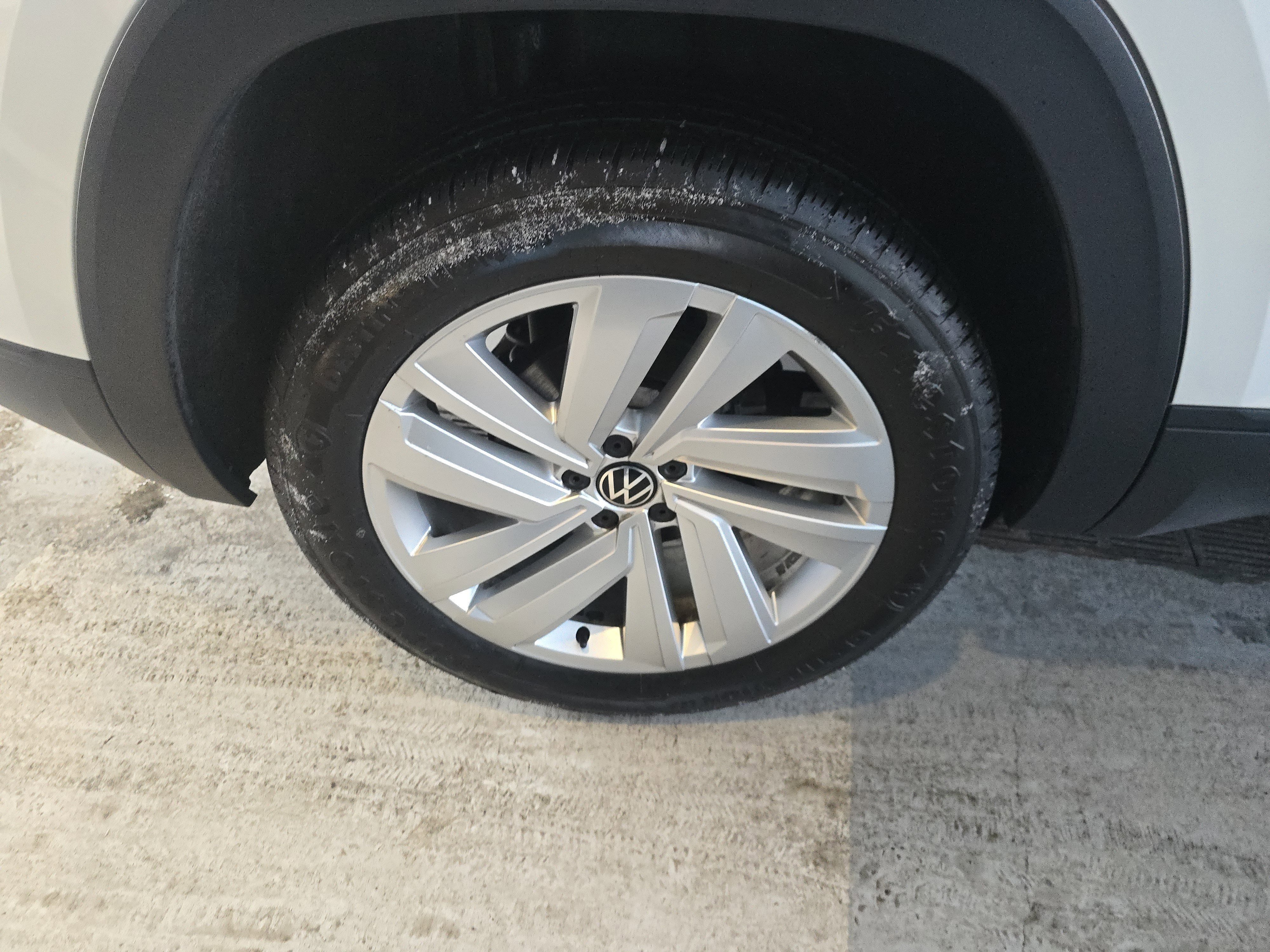 Used 2020 Volkswagen Atlas Cross Sport SE image 13