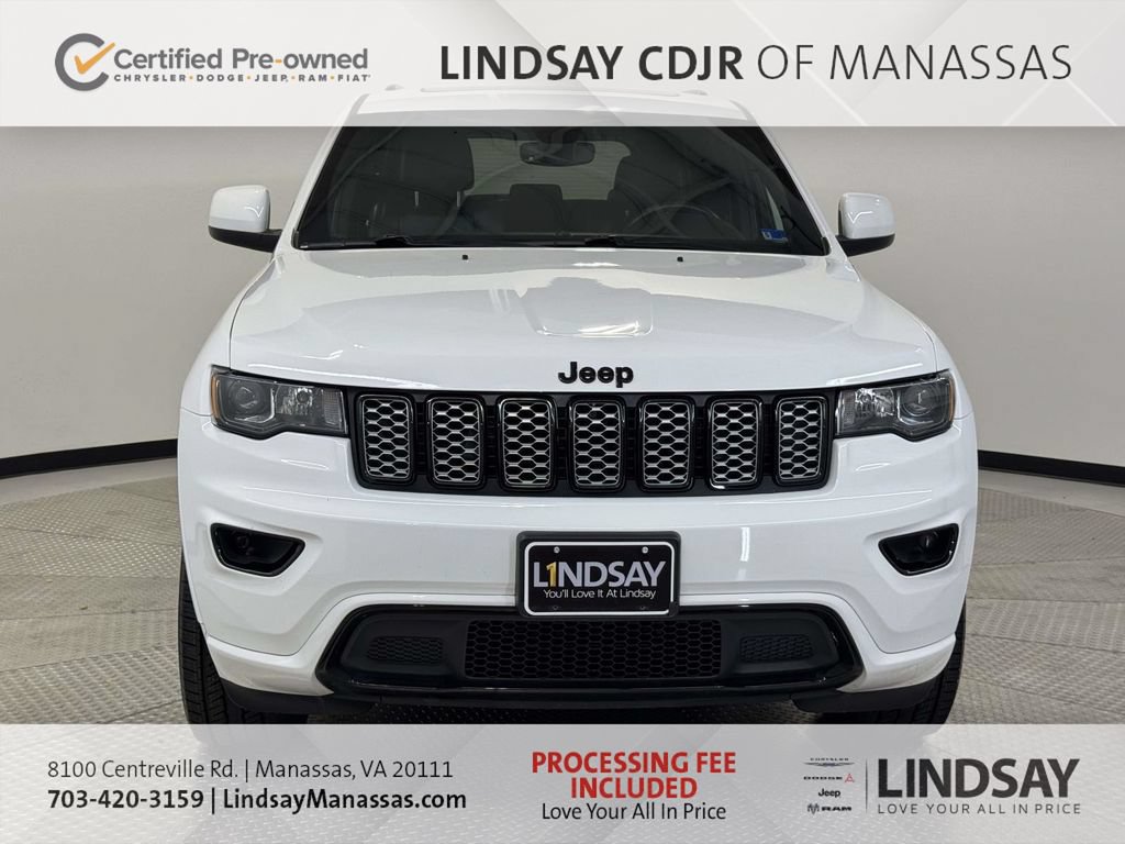 Used 2022 Jeep Grand Cherokee Laredo X AWD/4WD image 3