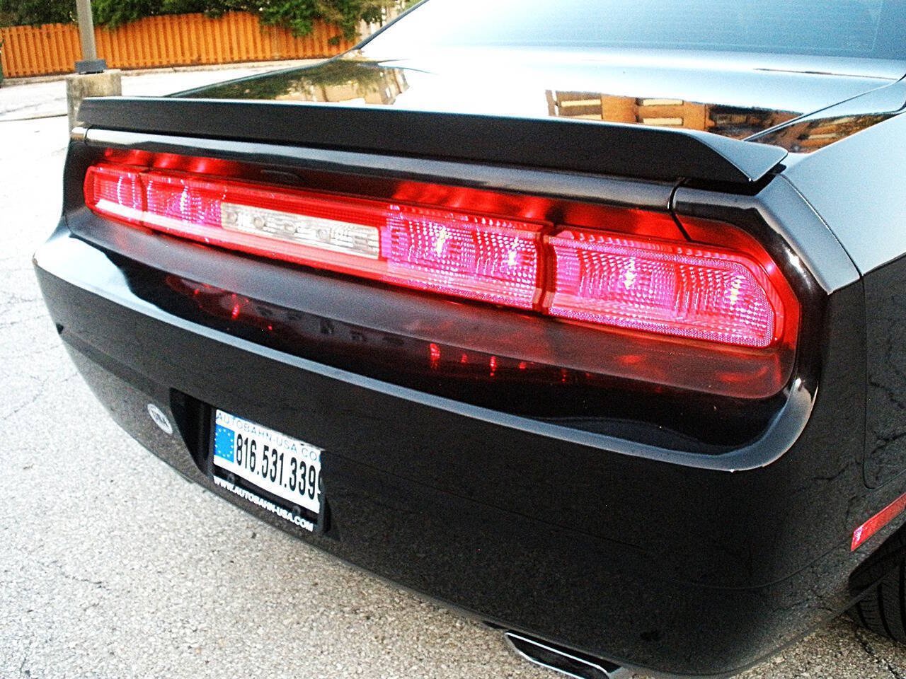 Used 2012 Dodge Challenger SXT Plus RWD image 18