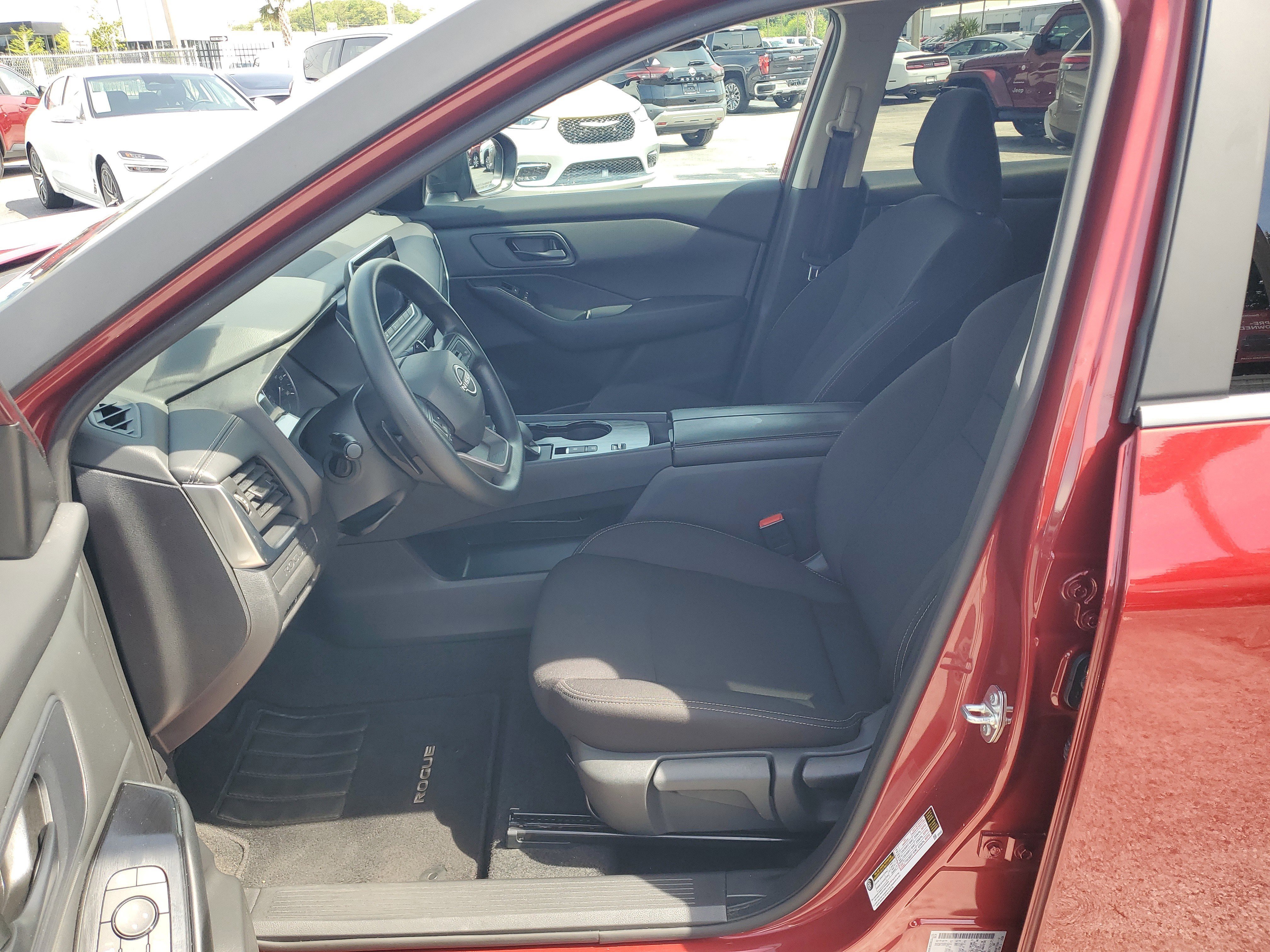 Certified 2025 Nissan Rogue S FWD image 12