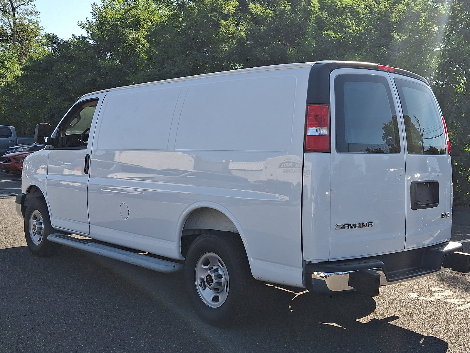Certified 2025 GMC Savana 2500 w/ Driver Convenience Package RWD image 4