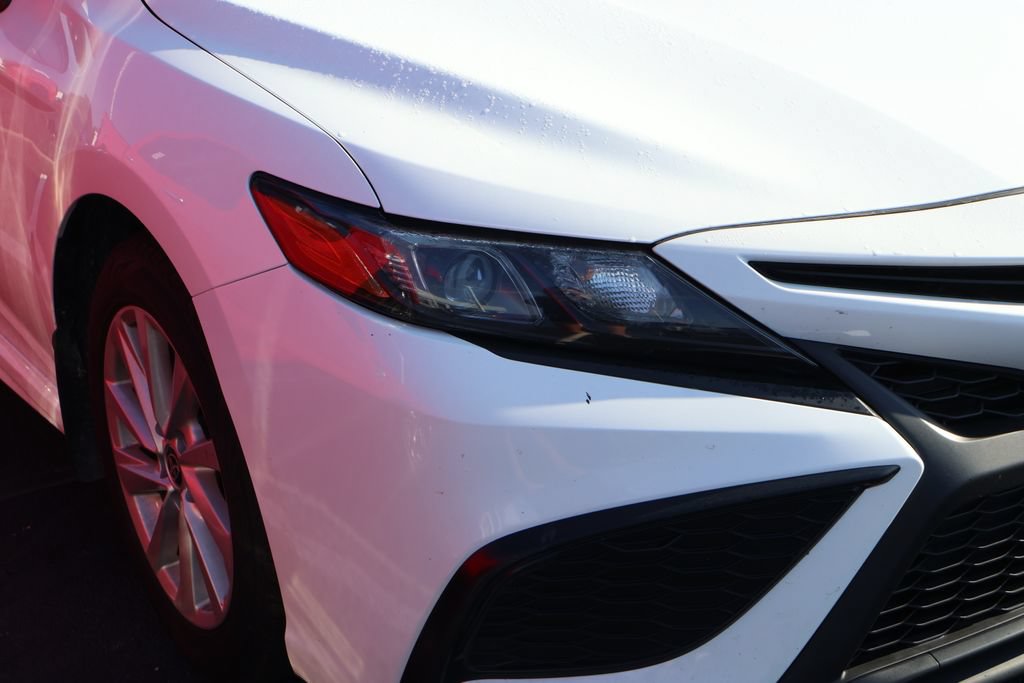 Used 2024 Toyota Camry SE FWD image 4