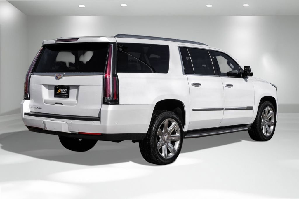 Used 2020 Cadillac Escalade ESV Premium Luxury image 7