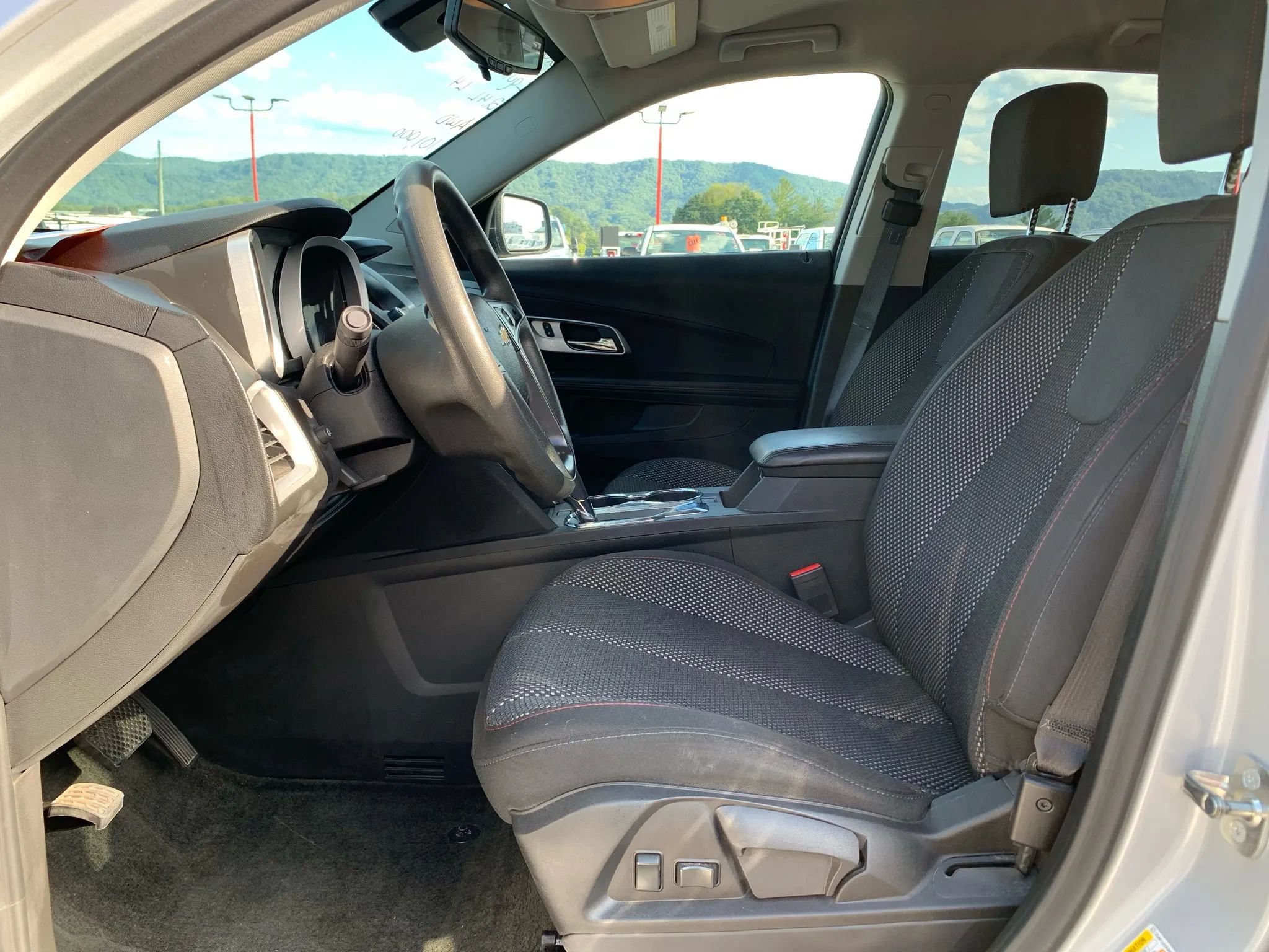 Used 2017 Chevrolet Equinox LS AWD/4WD image 9