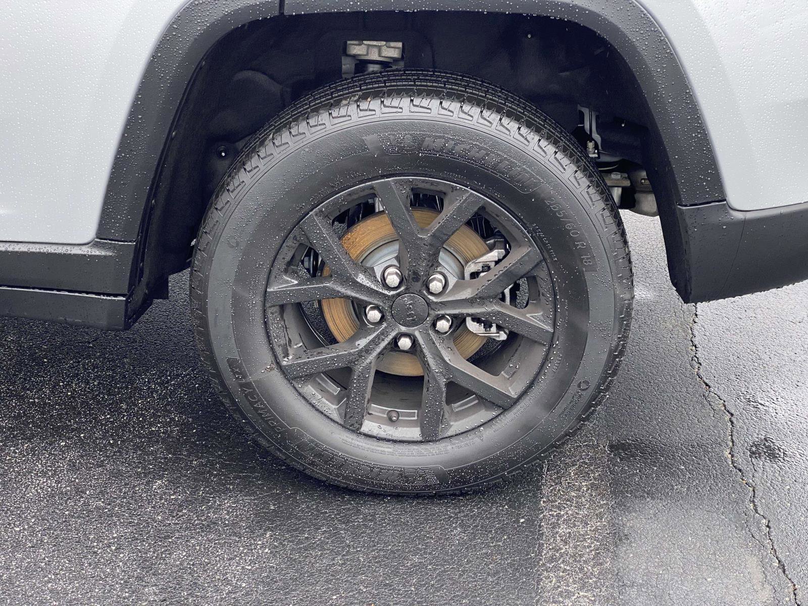 Certified 2024 Jeep Grand Cherokee Altitude image 24