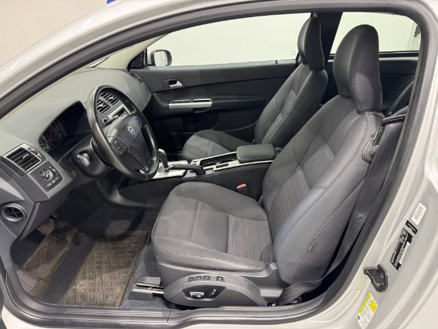 Used 2011 Volvo C30 T5 w/ Preferred Pkg image 8