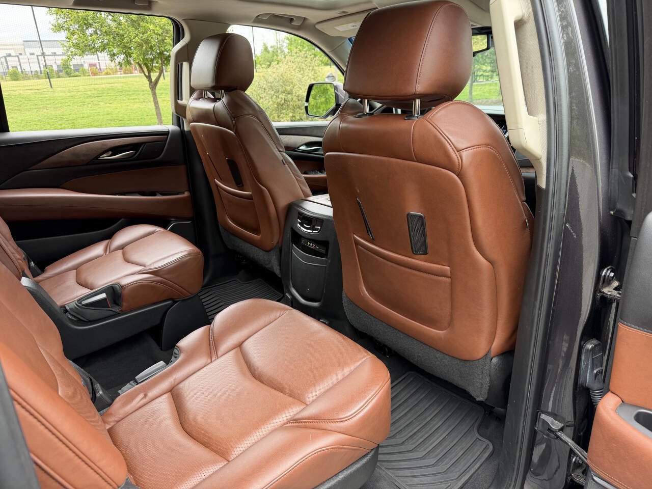 Used 2015 Cadillac Escalade ESV Premium AWD/4WD image 32