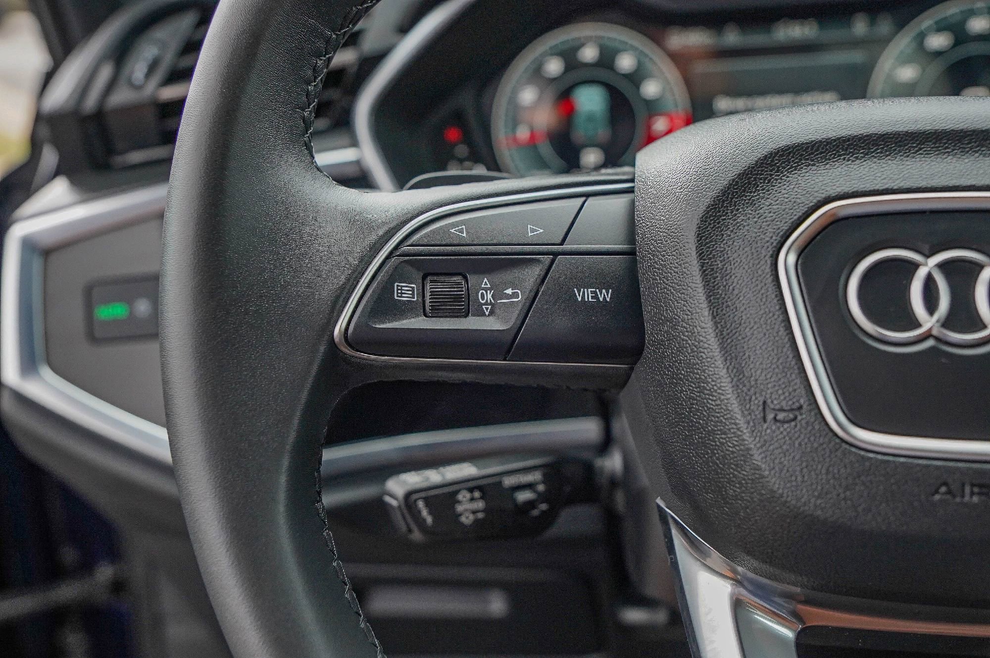 Certified 2025 Audi Q3 2.0T Premium Plus w/ Premium Plus Package image 11