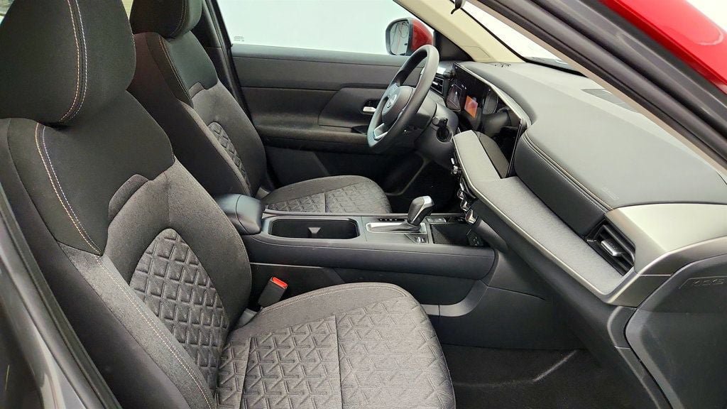 Used 2025 Nissan Kicks SV FWD image 20