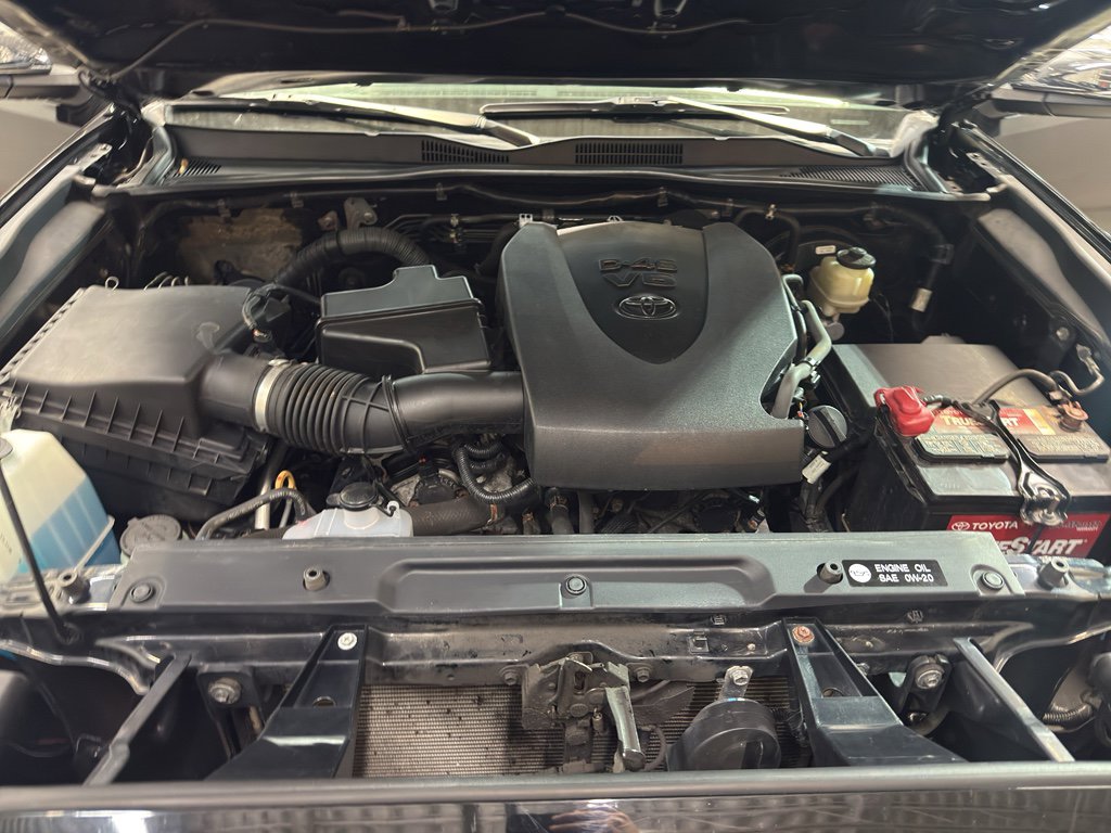 Used 2016 Toyota Tacoma Limited w/ Towing Package image 30