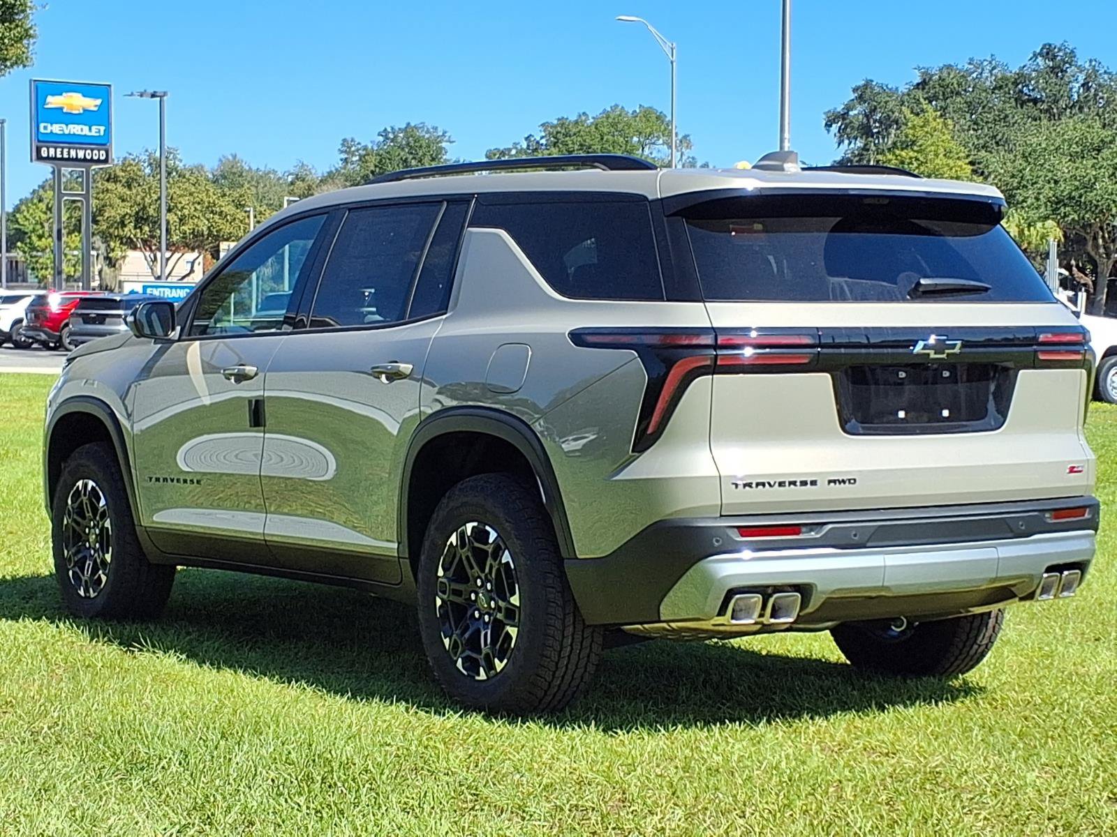 New 2027 Chevrolet Traverse Z71 w/ Driver Confidence Package AWD/4WD image 22