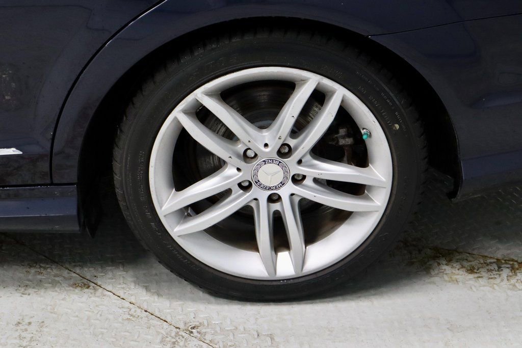 Used 2012 Mercedes-Benz C 300 4MATIC Sedan image 16