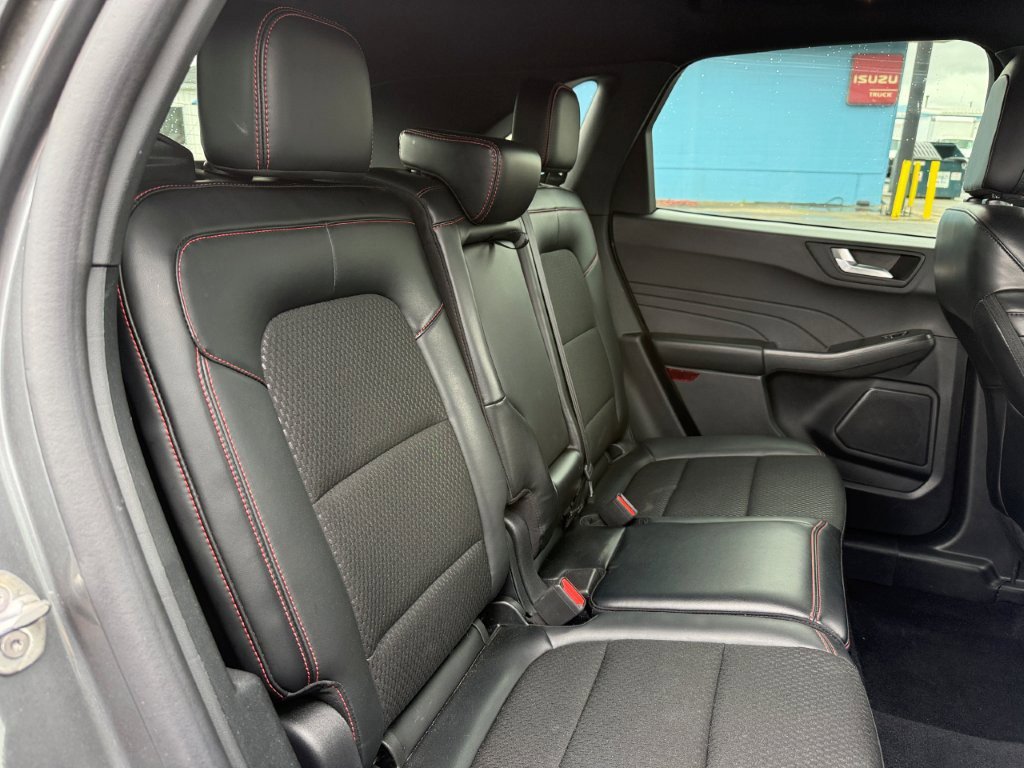 Used 2025 Ford Escape ST-Line AWD/4WD image 19