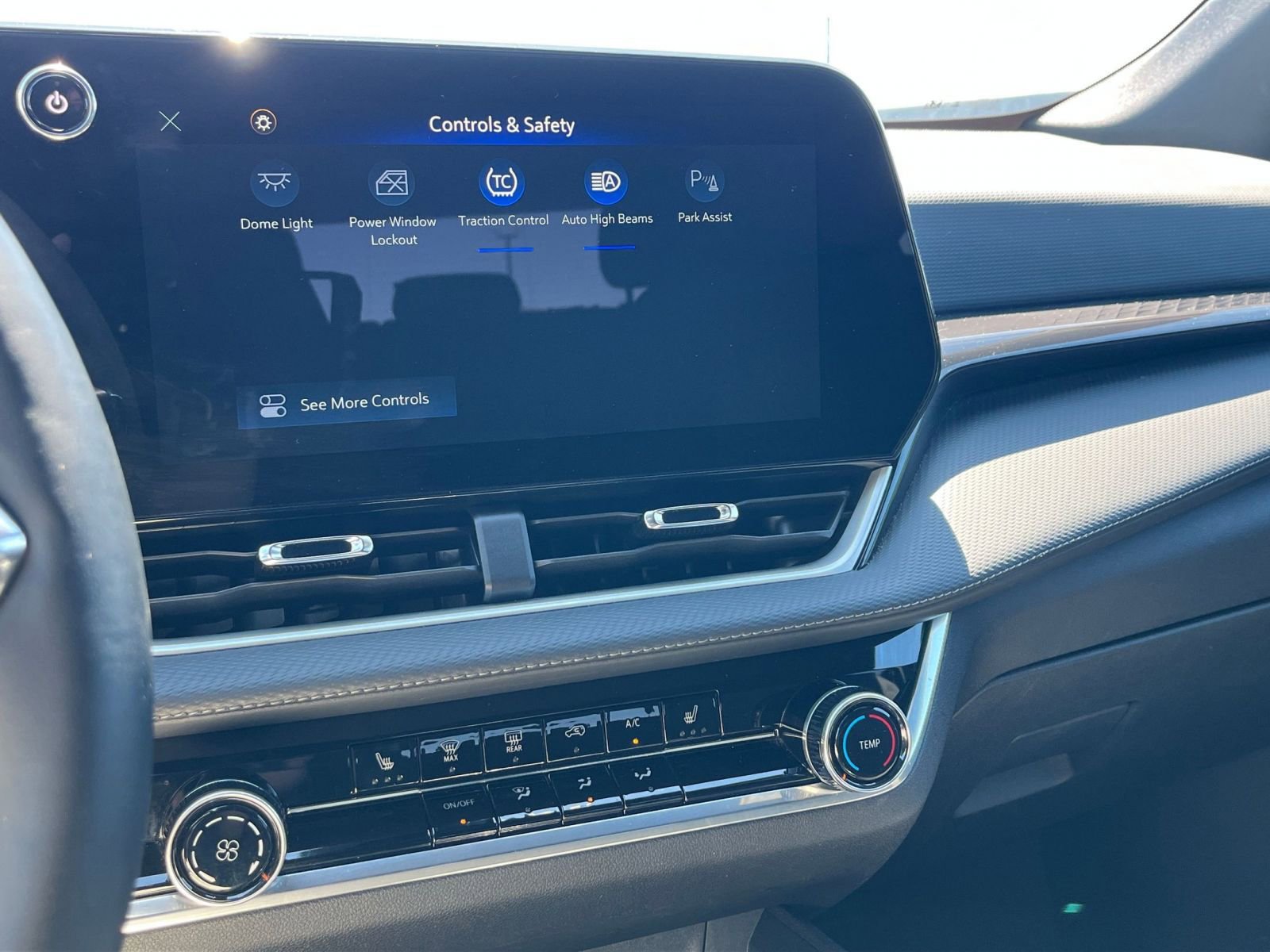 Used 2025 Chevrolet Equinox LT FWD image 20