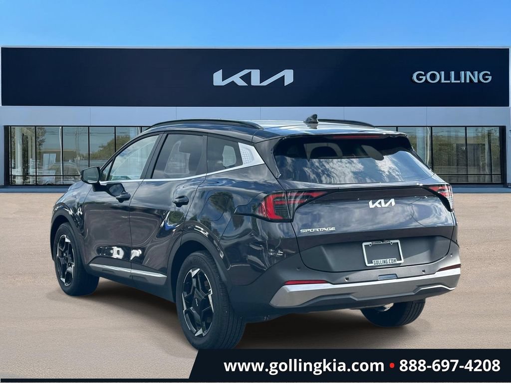 Certified 2026 Kia Sportage EX w/ EX Panorama Roof Package FWD image 4