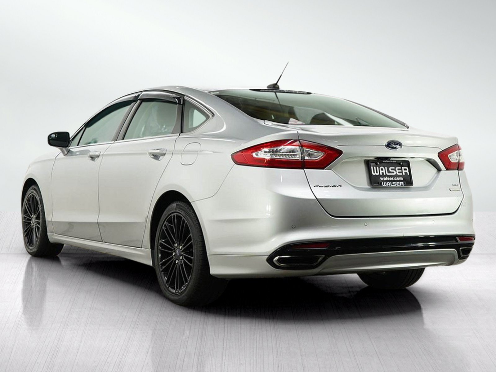 Used 2016 Ford Fusion SE w/ Equipment Group 202A FWD image 3